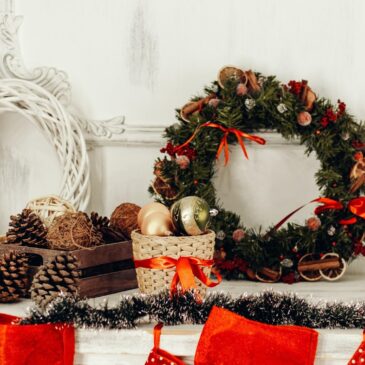 How Do I Save On Christmas Decorations?